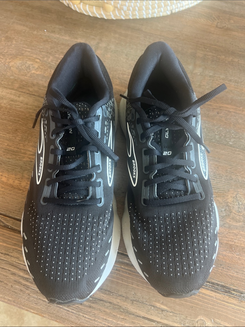 Brooks Black and Gray MENS/Women's Running Shoes